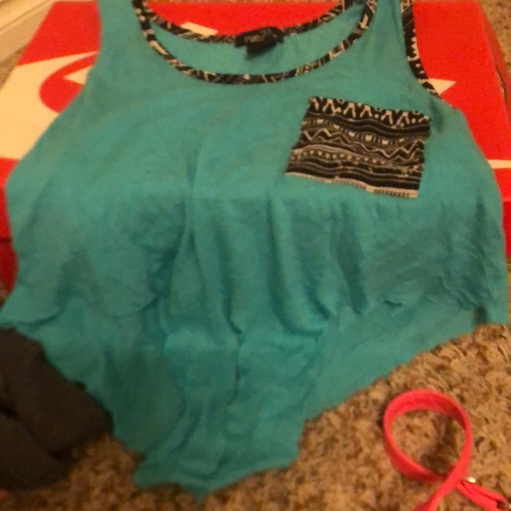 Crop top